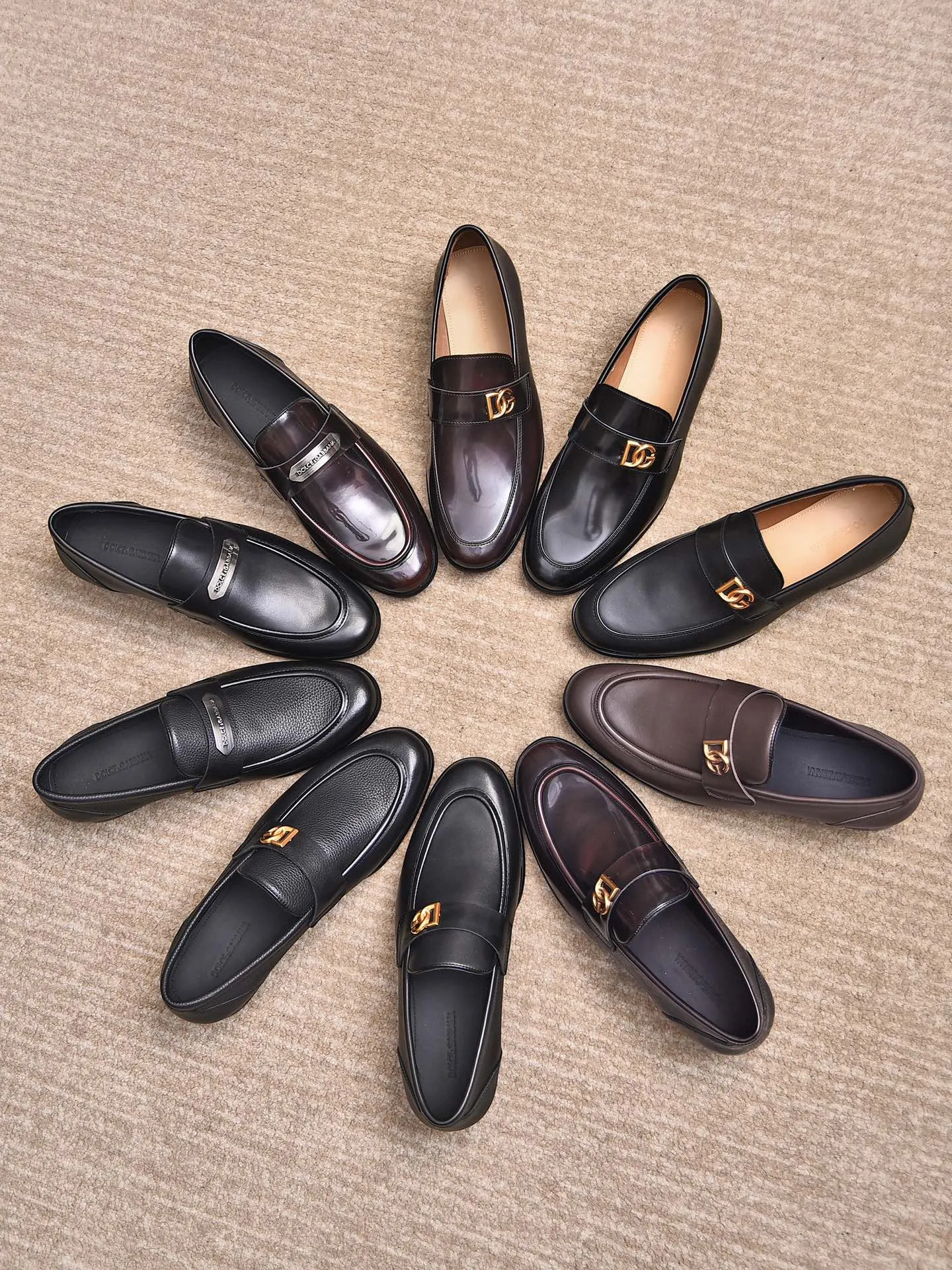 👍👍Men's shoes💰480 **Boutique recommendation**DG**The latest business formal leather shoes, official website synchronization, top version on the market, purely handmade. Fabric: imported calfskin with water-dyed cow lining 38, 39, 40, 41, 42, 43, 44 (customized at 45